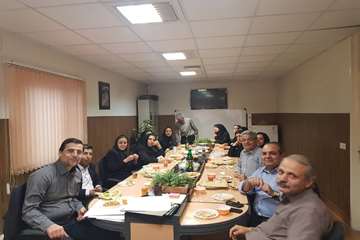 تجلیل از کارکنان معاونت درمان و توانبخشی